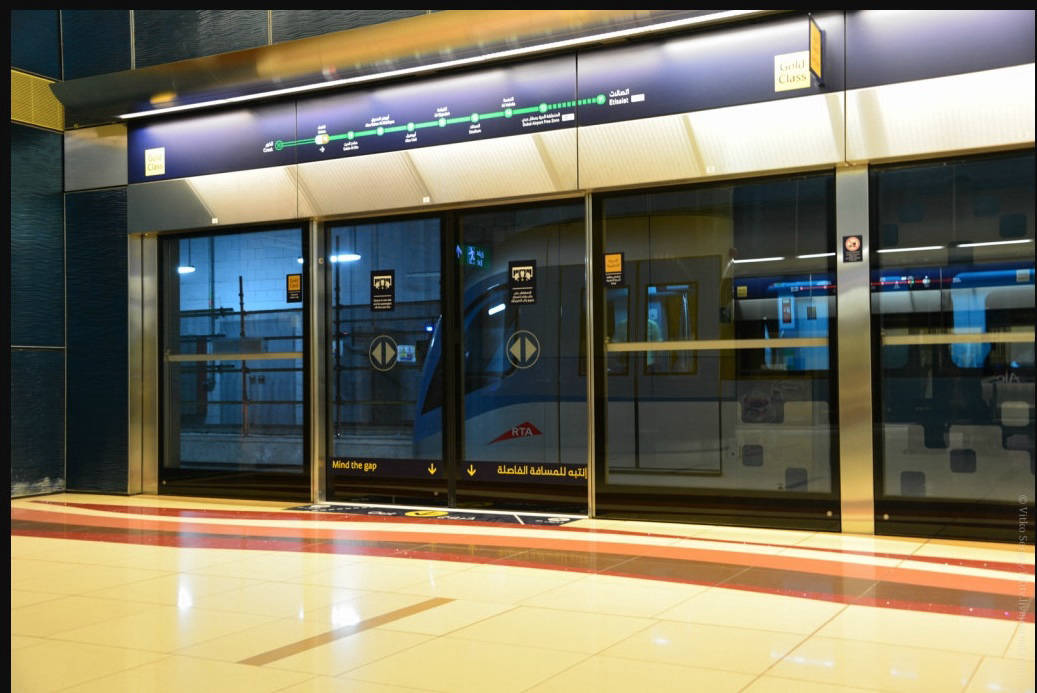 Дубайское метро - фото