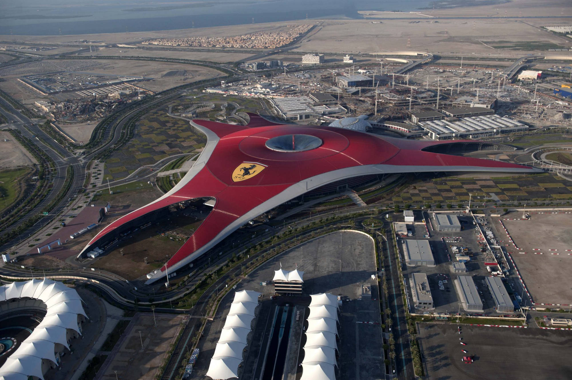 ОАЭ - Парк Ferrari World Abu Dhabi 